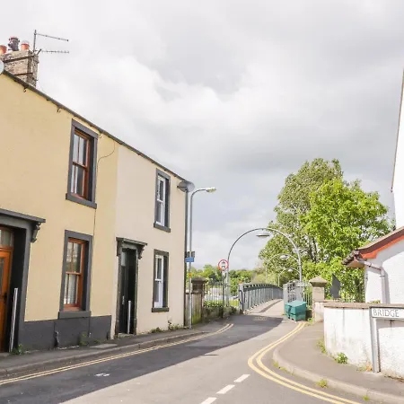 8 Bridge Street *