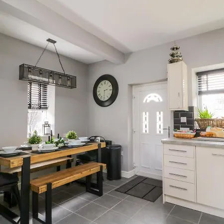 8 Bridge Street Semesterbostad